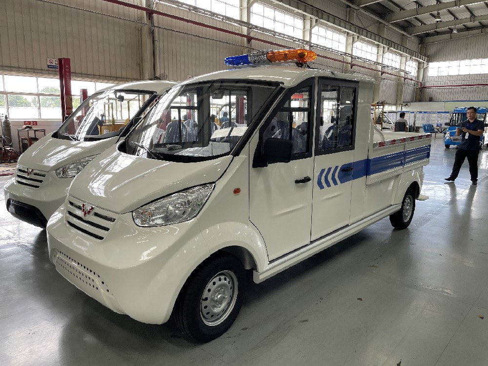 五菱皮卡午夜影院网站巡邏車