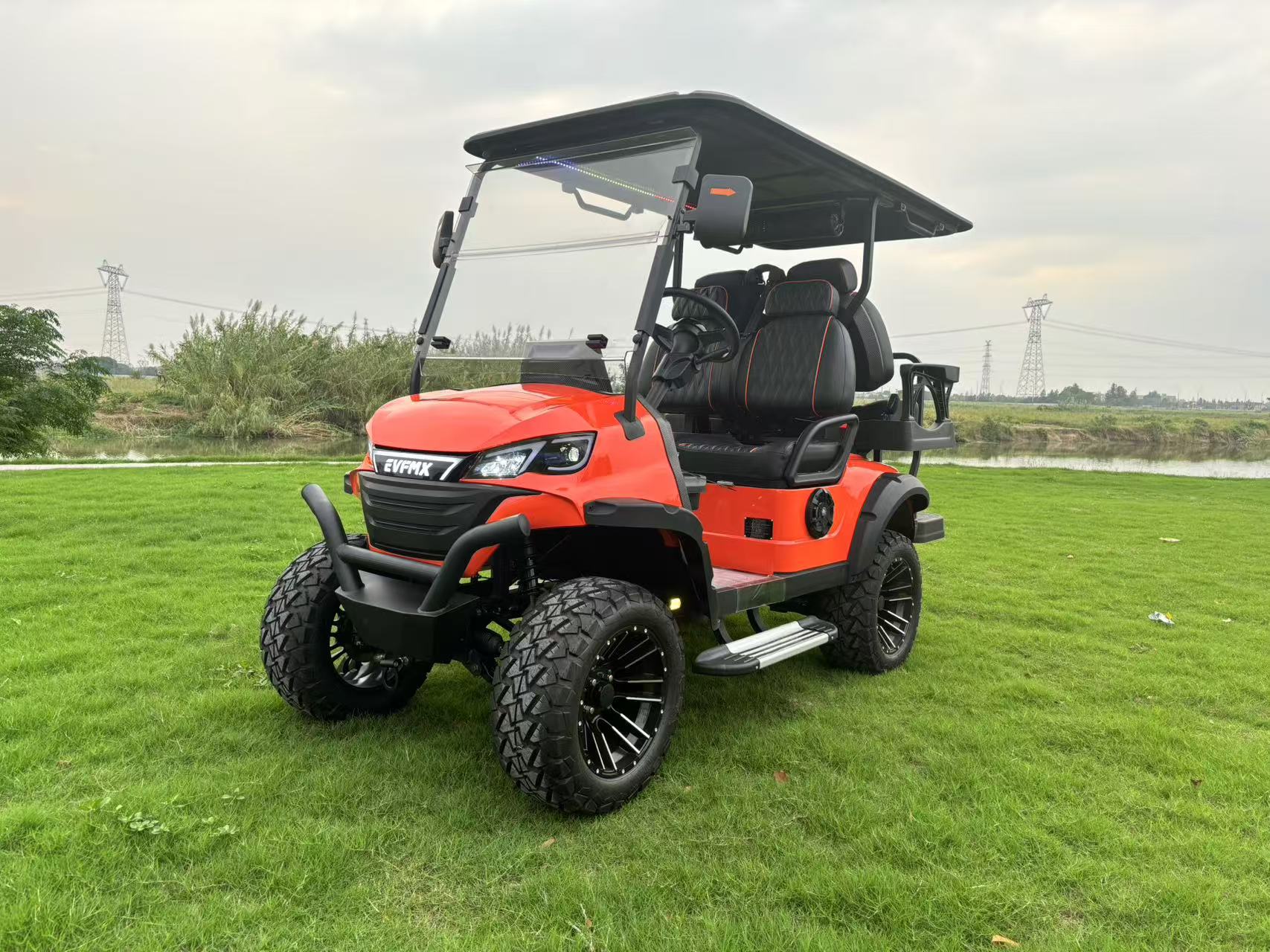 越野款午夜影院网站高爾夫觀光車